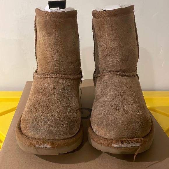 UGG Kids Boots in Brown - Picture 1 of 3
